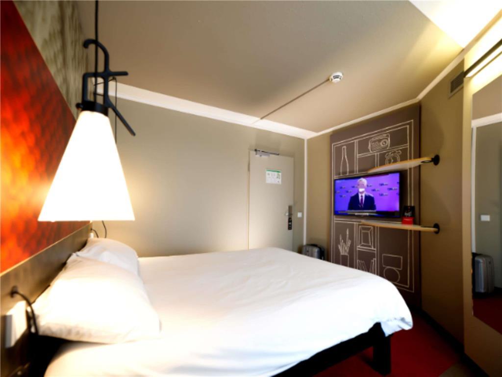 Ibis Koeln Centrum Rum bild